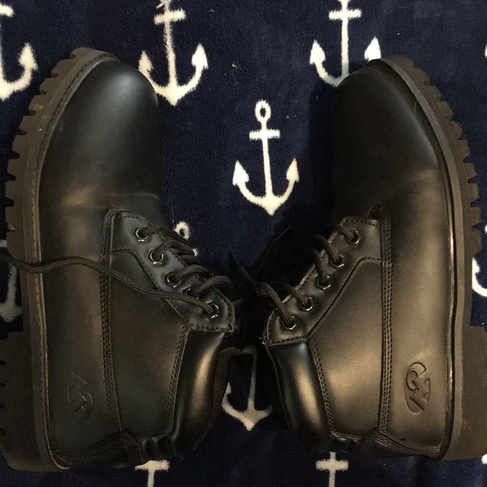 Mens Mountain Gear Boots
